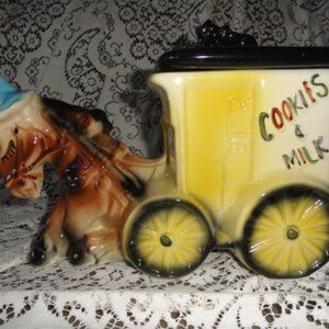 American Bisque Cookies and Milk "USA 740"